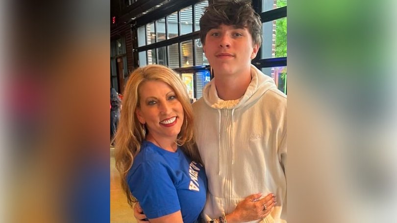 The family of flight attendant, Jenny Lupton, left, who suddenly died during a layover has revealed the final text message the mother sent before her tragic death.
