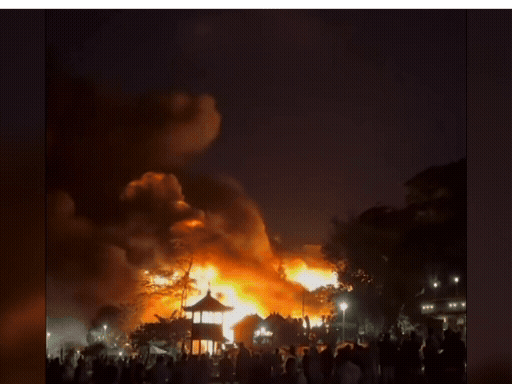 As chaos and panic broke out across the restaurant and hundreds of people rushed for the exists.