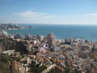 A couple has been found dead in a jacuzzi in the Spanish holiday city of Cullera. 