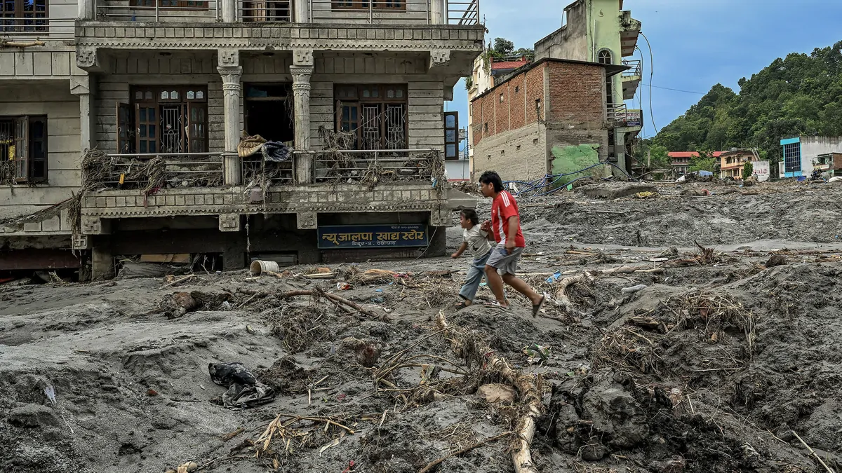 Nepal floods leave 500 workers trapped in tunnels as 43 Australians remain missing amid China disaster Nepal floods leave 500 workers trapped in tunnels as 43 Australians remain missing amid China disaster