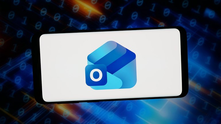 Almost 6000 users were impacted in the US and now Aussies are being hit, too.
