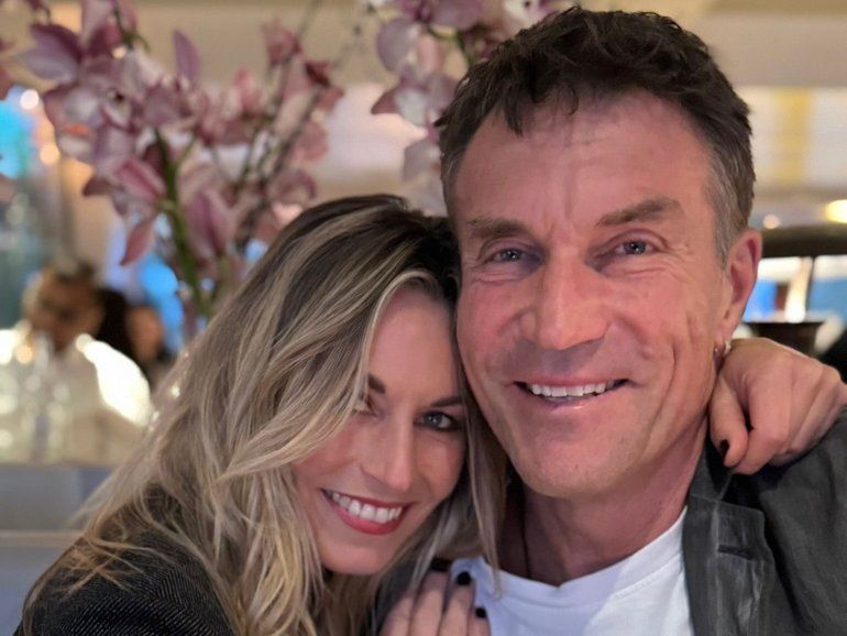 Charlotte Hodson and Pat Cash are engaged.