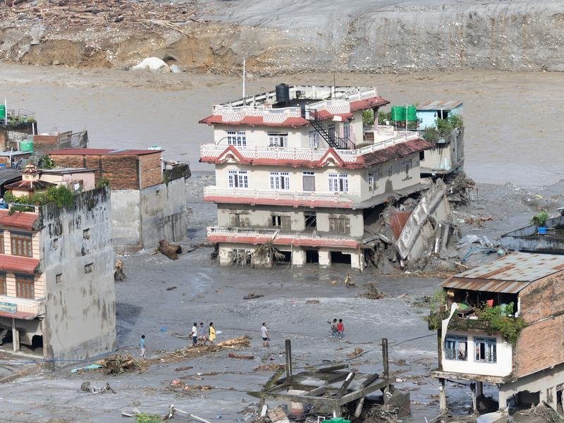 Dozens of Australians are missing and more than 1000 people have been killed in the Nepal floods.