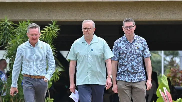 Anthony Albanese faces climate criticism from Tuvalu and Vanuatu leaders at Pacific Islands Forum in Palau
