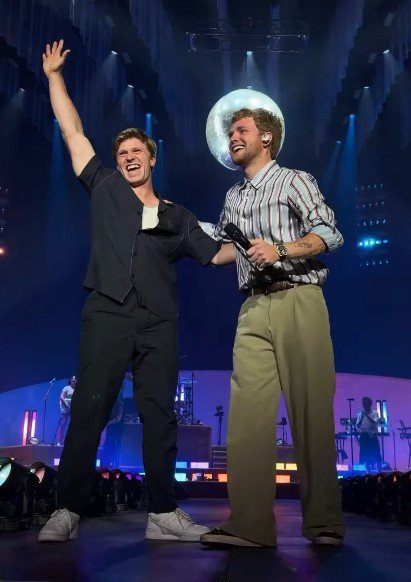 Robert Irwin jioned Alex Warren on stage in Brisbane.