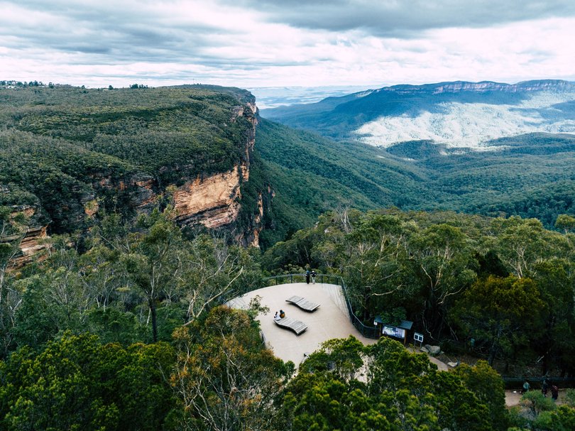 Bushland surrounds the Blue Mountains trail.