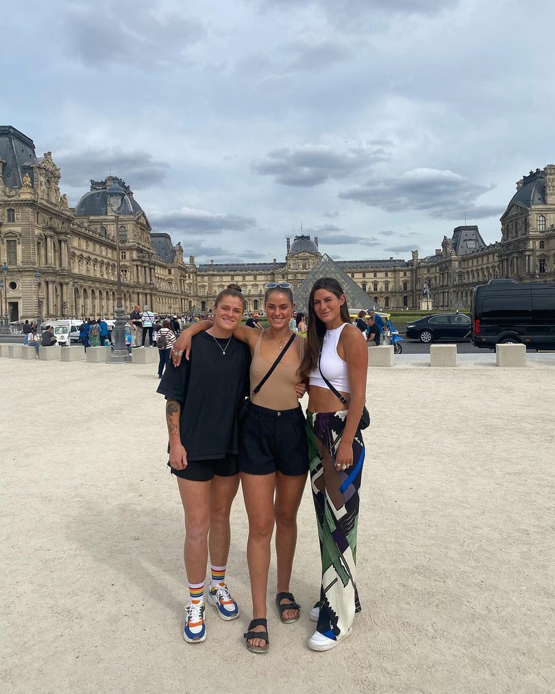 The podcasting duo had been travelling around Europe with their other sister and a few friends when they encountered trouble at Naples airport.