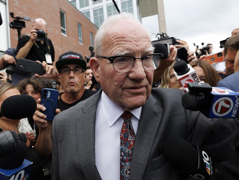 Defence attorney Kevin Reddington is surrounded by the press as he leaves the courthouse after Judge William Sullivan sent the jury home following the conclusion of deliberations for the sixth day in the trial of Lindsay Clancy at Plymouth County Superior Court.