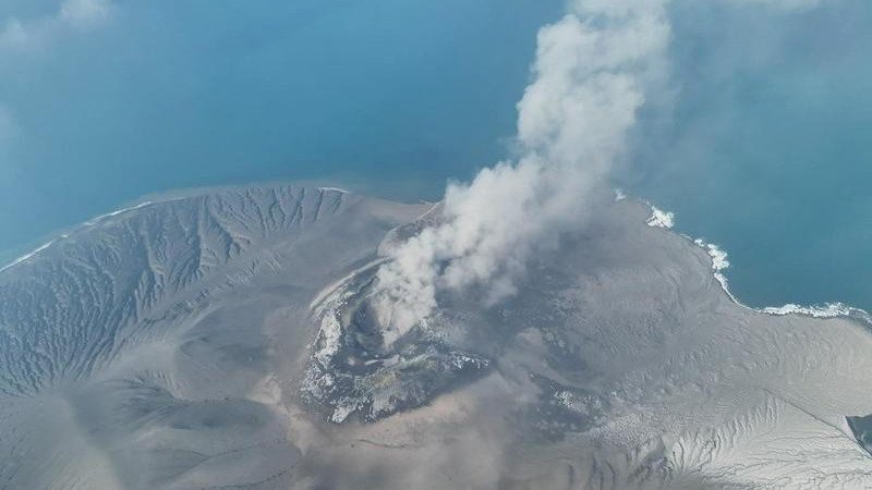 Passengers have been stranded at multiple Indonesian airports as Mount Arak Krakatau erupts. 
