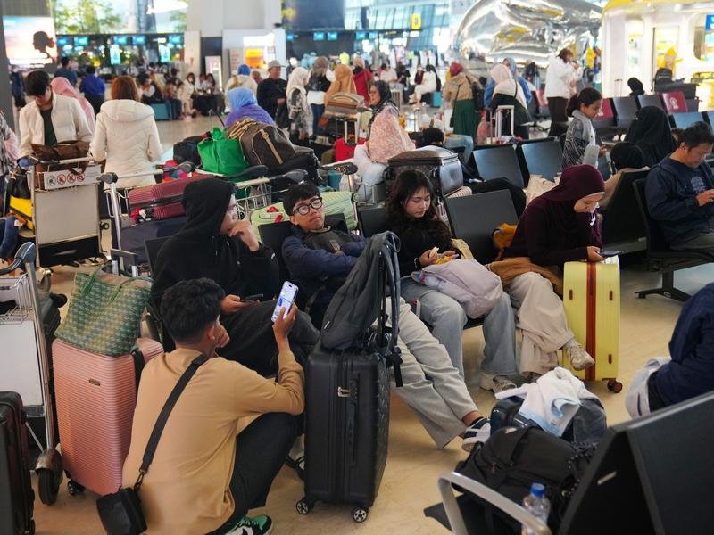 The plume of volcanic ash caused chaos at airports as thousands of passengers were left stranded. (AP PHOTO)