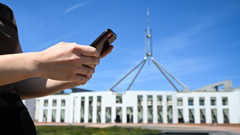 Coalition sounds alarm over Labor’s social media plan.