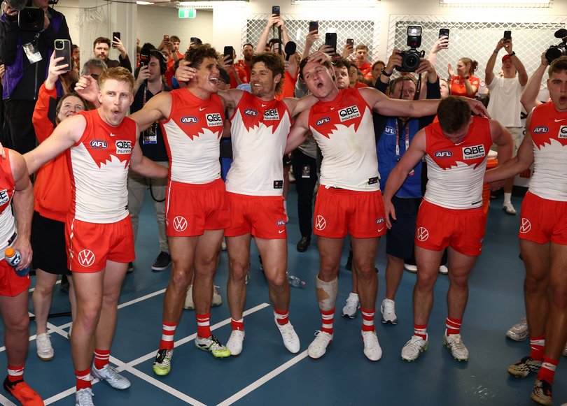 Sydney sing the song during the 2026 AFL Second Qualifying Final.