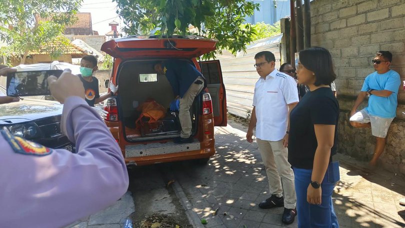 A Perth man and his two Indonesian children have been found dead in a Bali villa after a suspected murder suicide. Unknown