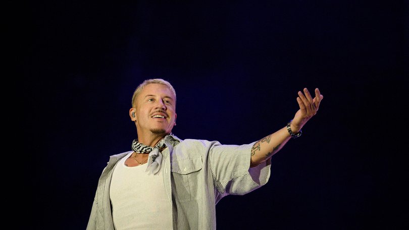 US rapper Macklemore has been booted from performing on Ed Sheeran’s US tour.