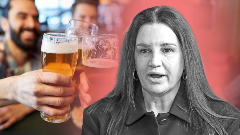 Independent Senator Jacqui Lambie has leaped to the defence of embattled Veterans Affairs Minister Matt Keogh