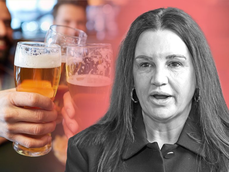 Independent Senator Jacqui Lambie has leaped to the defence of embattled Veterans Affairs Minister Matt Keogh
