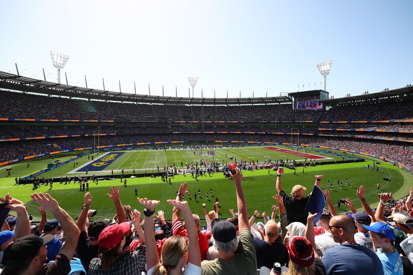 General view of play during the NFL football game between the San Francisco 49ers and Los Angeles Rams.