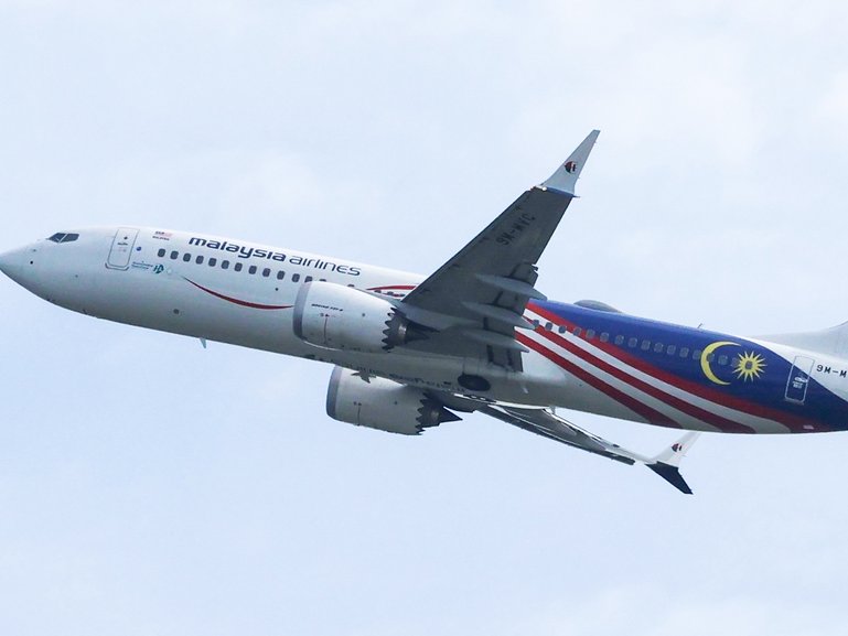 Boeing B737-8.