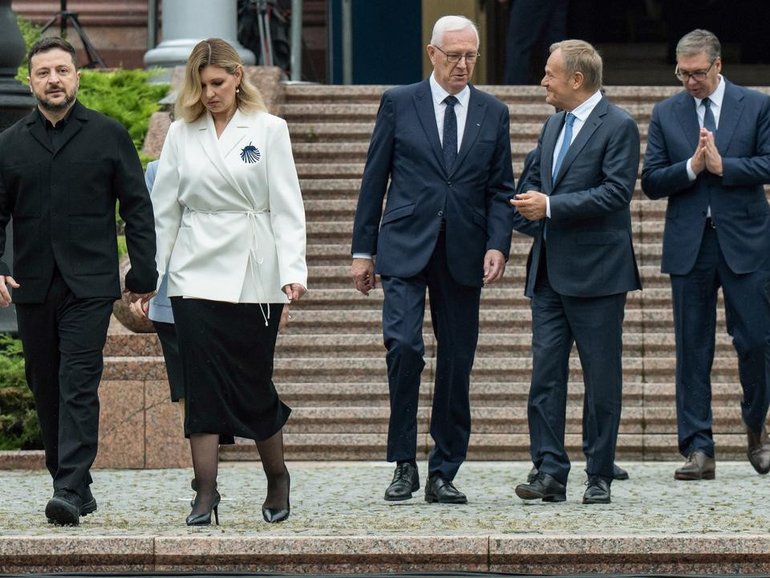 Ukrainian President Volodymyr Zelenskiy has hosted an inaugural summit of the "Carpathian Eight". (EPA PHOTO)