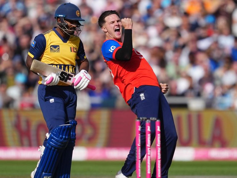 England's Sonny Baker celebrates the wicket of Sri Lanka's Lahiru Udara in their T20 triumph. (AP PHOTO)