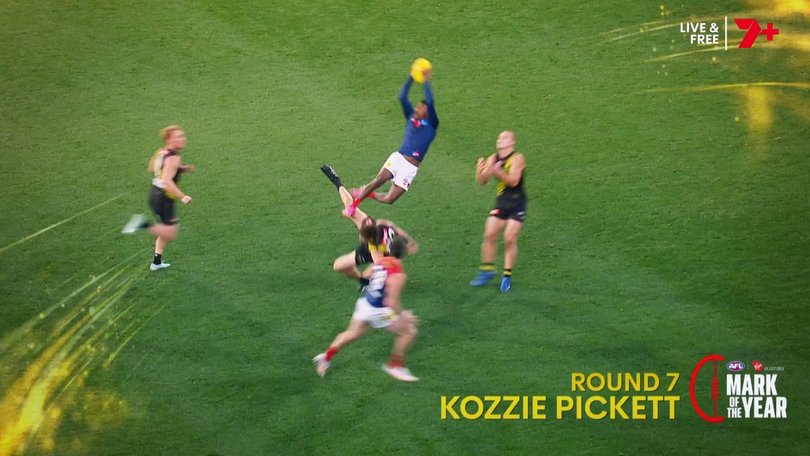 Many fans thought Kysaiah Pickett’s mark was better than the Wizard’s.