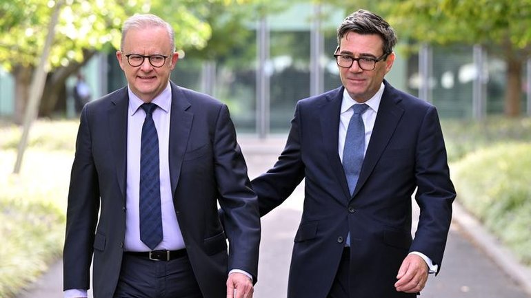 Anthony Albanese has met UK Prime Minister Andy Burnham on the sidelines of the UN General Assembly. (Mick Tsikas/AAP PHOTOS)