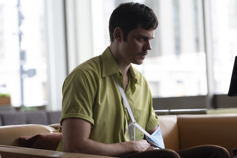 Bill Skarsgard in Dead Man's Wire.