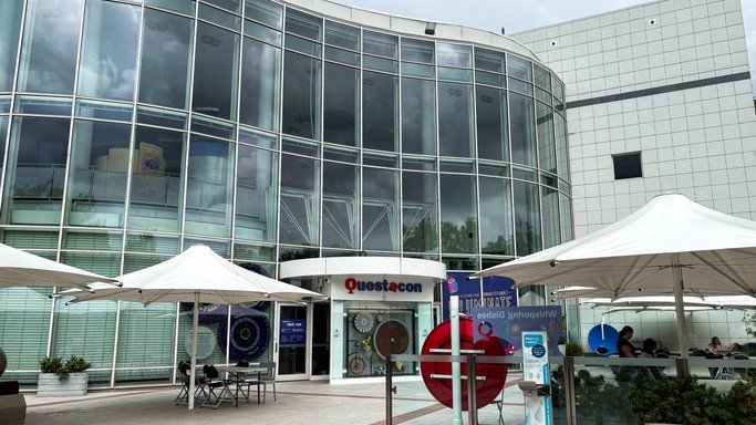 A child has suffered severe burns at Questacon Canberra.