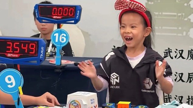 Lian Yunzhi breaks women’s Rubik’s Cube world record.