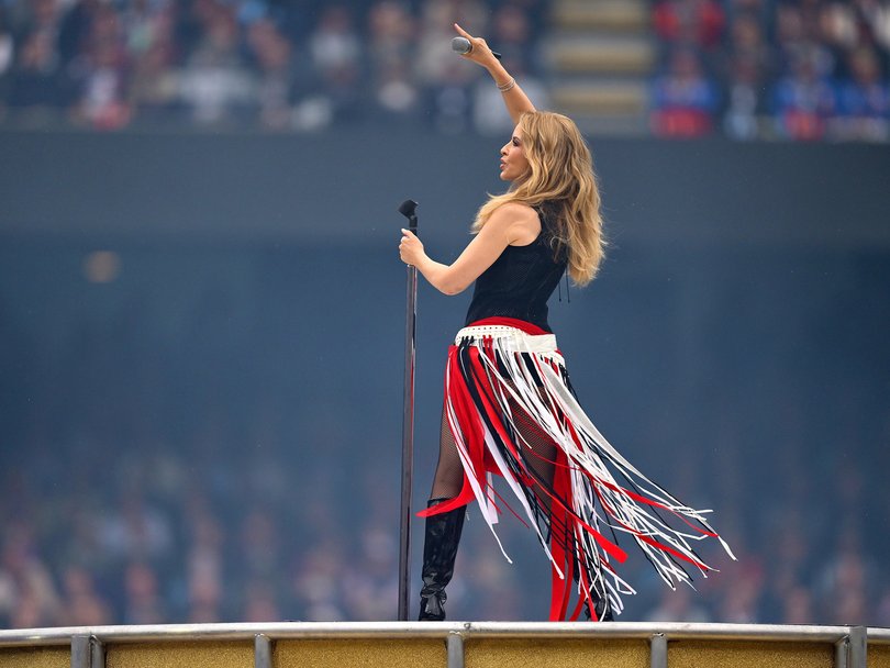 Kylie Minogue performs