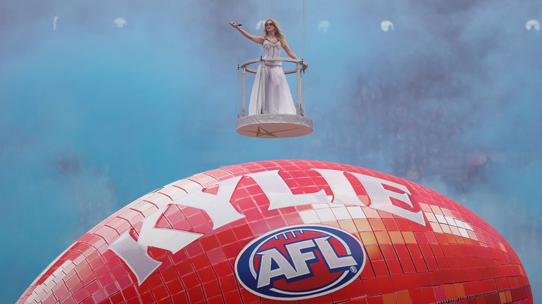 Australian pop princess Kylie Minogue has delivered a mesmerising pre-game performance full of glamour, nostalgia and a nod to her Melbourne roots. 