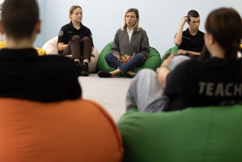Lebedieva leads a therapy session at the school.