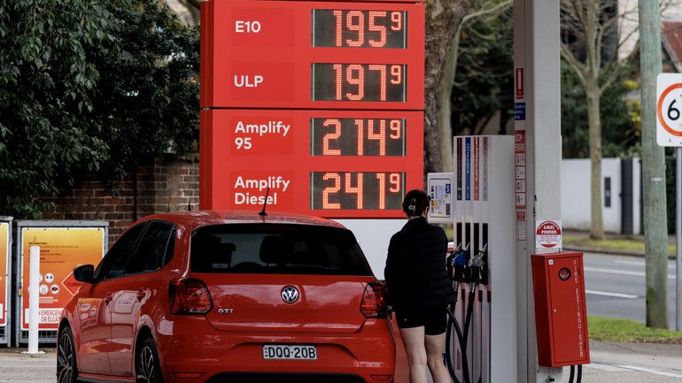 Households shelled out more at the bowser after fuel excise was fully restored from August 3, even though experimental Australian Bureau of Statistics figures suggest they bought less fuel. 