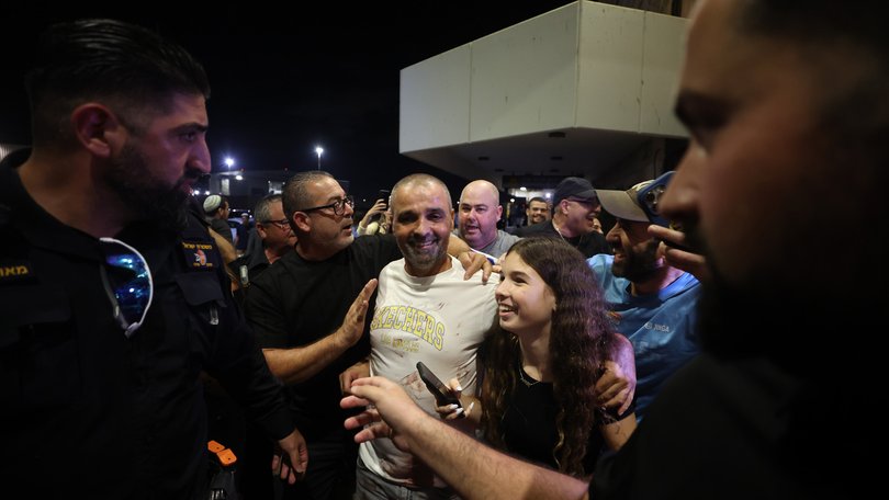Yaniv Hayun, the plumber who helped incapacitate the attacker on the flydubai aircraft bound for Israel from the United Arab Emirates, welcomed after arriving at the Ben Gurion International Airport.