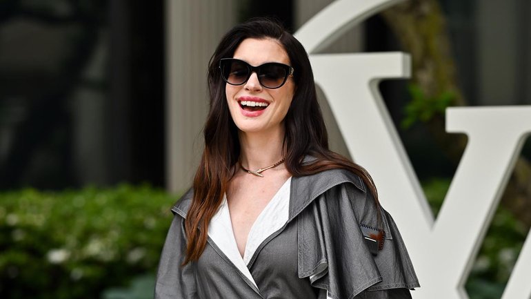 Anne Hathaway makes big career call after extraordinary year.