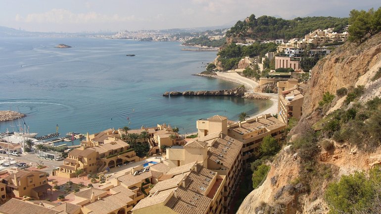 A couple has drowned on one of the beaches of Costa Blanca in Spain.