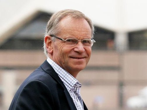 Jeffrey Archer, who sold more than 300 million books worldwide, has died aged 86. 