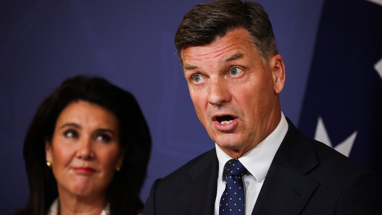 Opposition Leader Angus Taylor has announced that under a Coalition government, immigration levels would fall to the lowest level since 1998 outside of the pandemic, as One Nation soars in the polls.