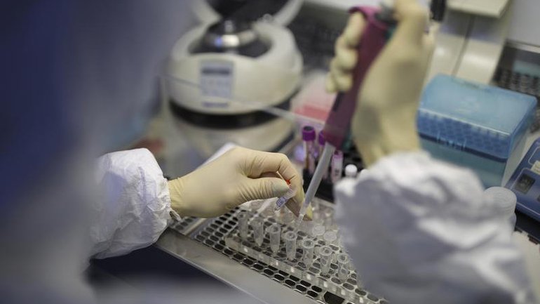 No one who was in contact with a Siberian lab worker has the plague, Russian health authorities say. (AP PHOTO)