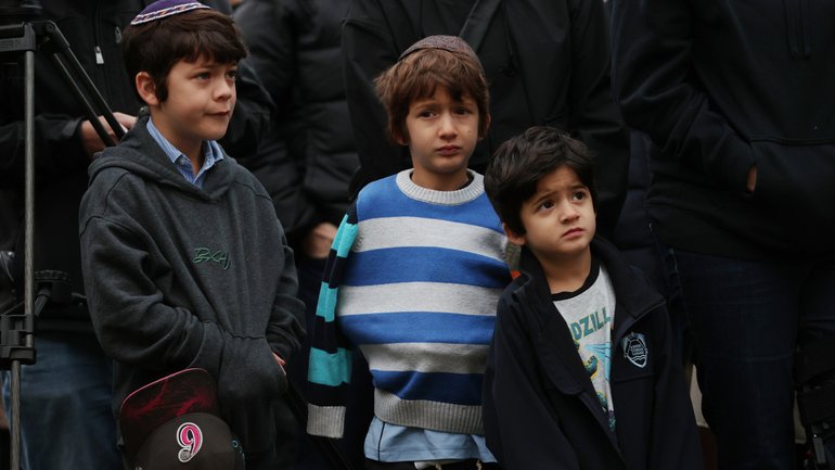 Anthony Albanese and Angus Taylor have condemned Hamas on the third anniversary of the October 7 attacks, as hundreds gathered at Bondi Beach for a moving dawn vigil.
