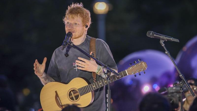 Sheeran lost his opening acts after US rapper Macklemore was dropped from the tour over comments he made about Gaza.