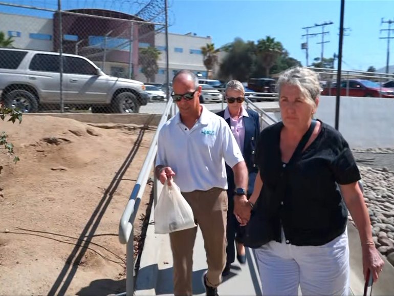 Martin and Debra Robinson returned to the courthouse for closing arguments. on Friday (WA time).