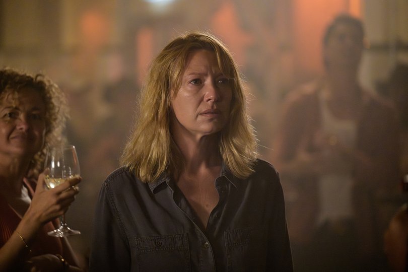 Anna Torv in Dustfall.