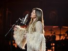 Kelly Clarkson’s shopping snub ignites online firestorm.