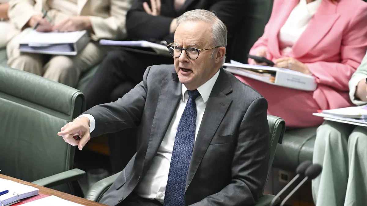 EDITORIAL: Albo needs more than kicking with the wind EDITORIAL: Albo needs more than kicking with the wind