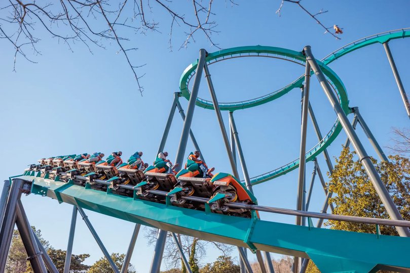 The ride reaches speeds of 136kmph and features a 77 metre drop.