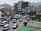 Houthi missiles have reportedly hit the presidential palace used by the Yemeni government in Aden.