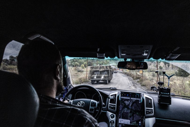 Keeping tabs on the Chuika drone detector mounted to the dashboard.