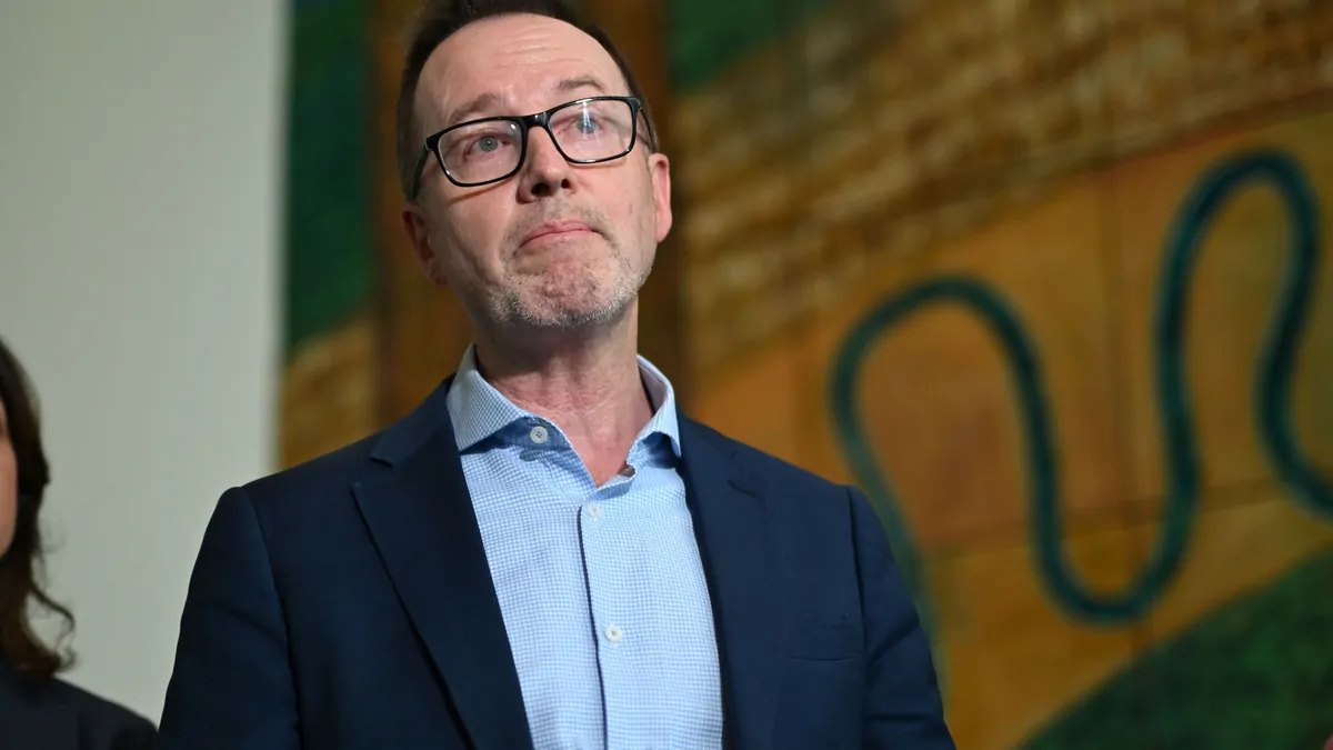 ANDREW GREENE: David Shoebridge in strife as Greens go to war with themselves ANDREW GREENE: David Shoebridge in strife as Greens go to war with themselves