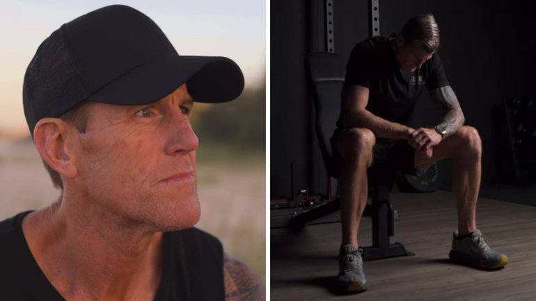 Ben Roberts-Smith's radio interview coincides with the launch on his online clothing store that sells a t-shirt with an image of him being arrested at Sydney airport